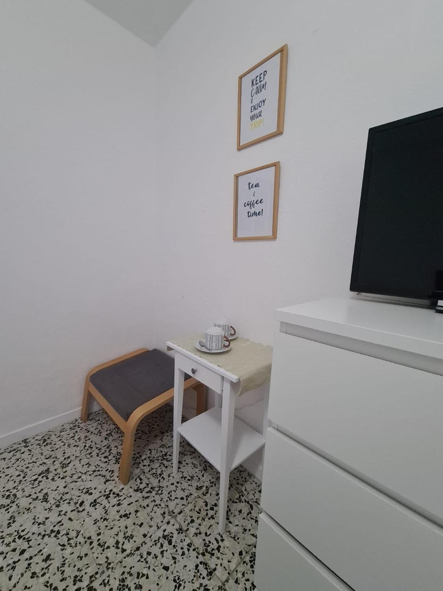 Eeb Private Room Habitacion Privada En Piso Compartido 拉拉古纳 外观 照片