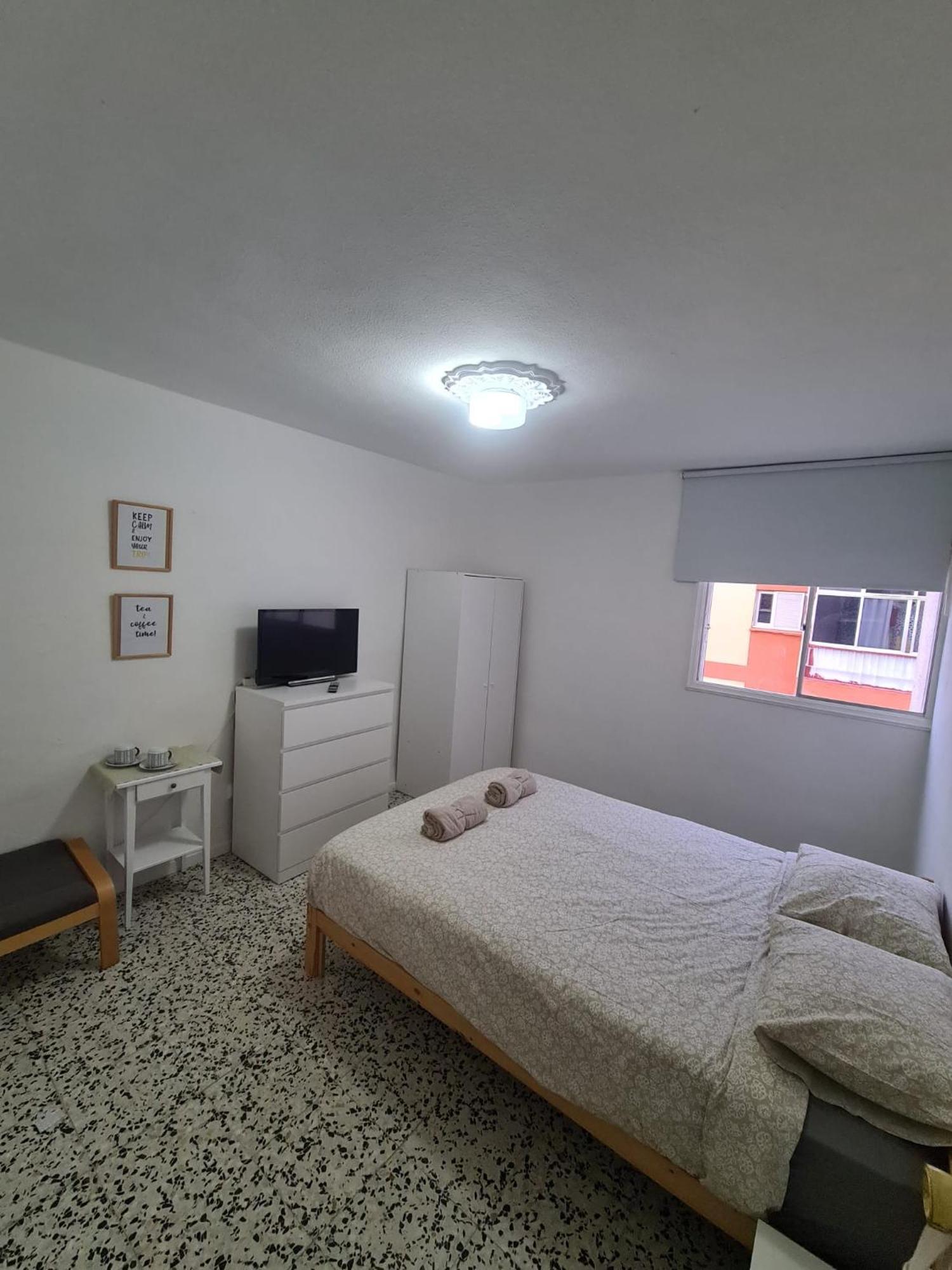 Eeb Private Room Habitacion Privada En Piso Compartido 拉拉古纳 外观 照片