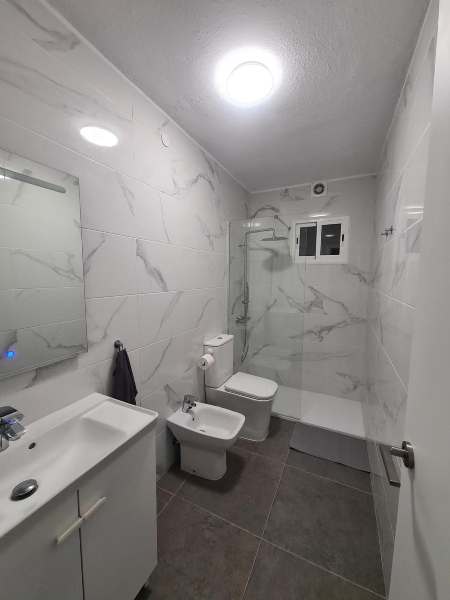 Eeb Private Room Habitacion Privada En Piso Compartido 拉拉古纳 外观 照片