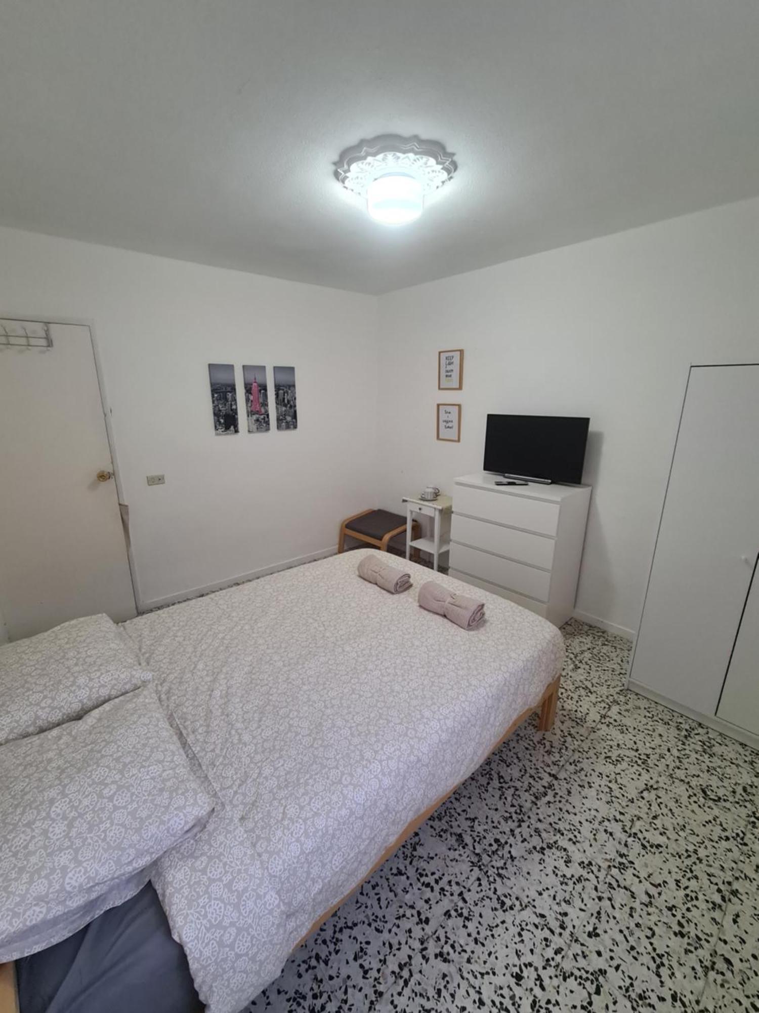 Eeb Private Room Habitacion Privada En Piso Compartido 拉拉古纳 外观 照片